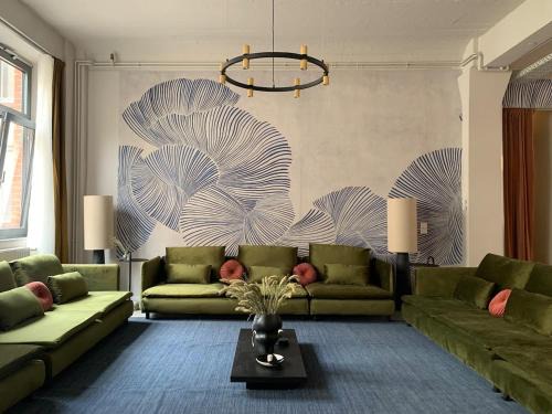 The Glowgauer - Spacious 9 Bedroom Apartment