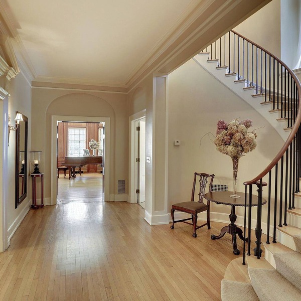The Grand Mansion on Pillsbury