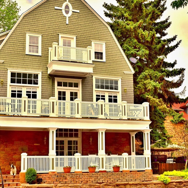 The Heart of Manitou Springs. Award-winning. Luxurious. Romantic. 2nd Floor West