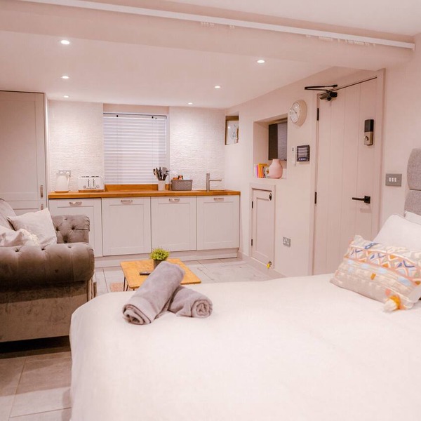 The Hideaway -studio flat is in Oxford Street