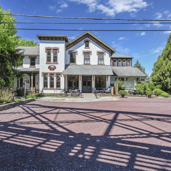 The Historic Cornwall Inn