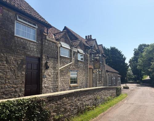 The Hunters Rest Inn