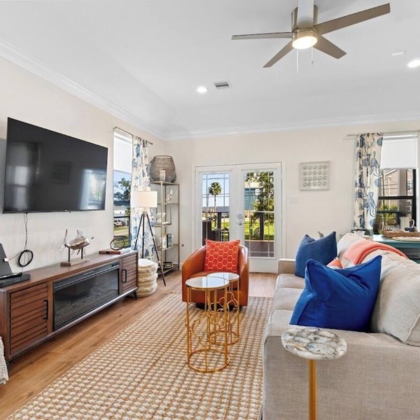 The Kipp House! Luxury home walking distance to Boardwalk!
