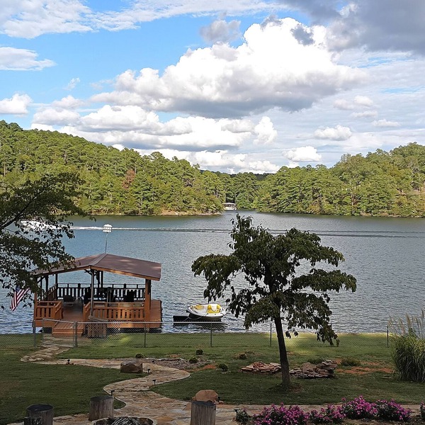 The Lake House on Lake Hamilton