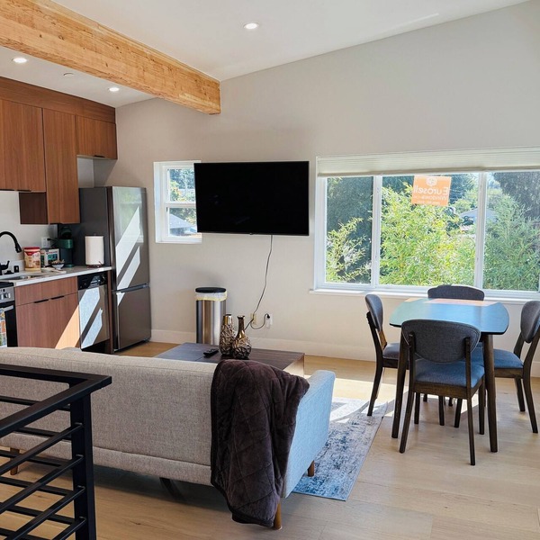 The Laylow Residence: 12 mins to SEA ✈️ and Downtown Seattle