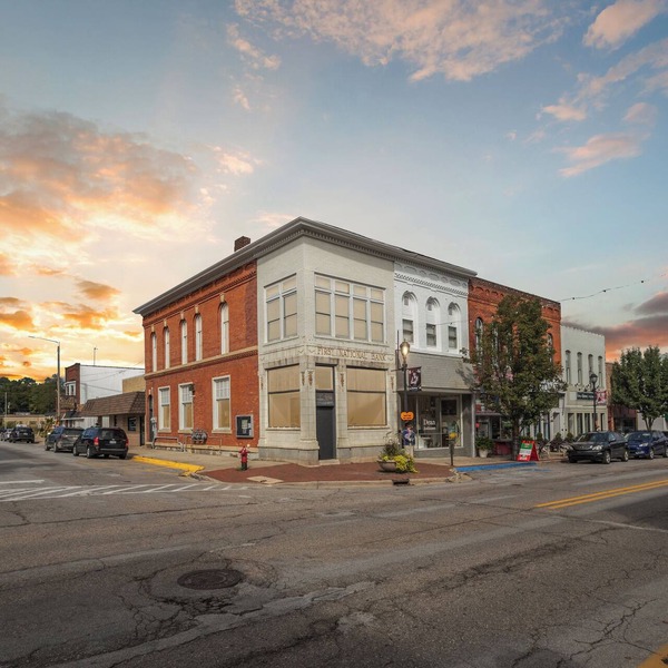 The Loft Buchanan - Chic Industrial Loft in Historic Downtown