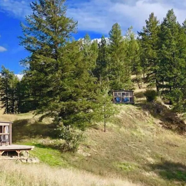 The Logger Cabin - Glamping on the Tobacco River