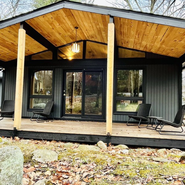 The LoveShack- MidCenturyModern w hot tub in the Poconos!