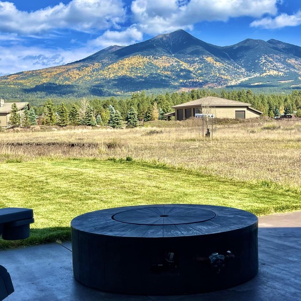 The Mustard Seed-Conveniently located w/gorgeous views @ the base of Snowbowl!