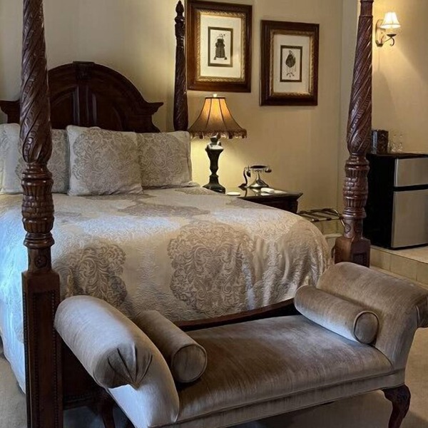 The Overlook Suite - Downtown, Balcony, Jacuzzi, Free Parking