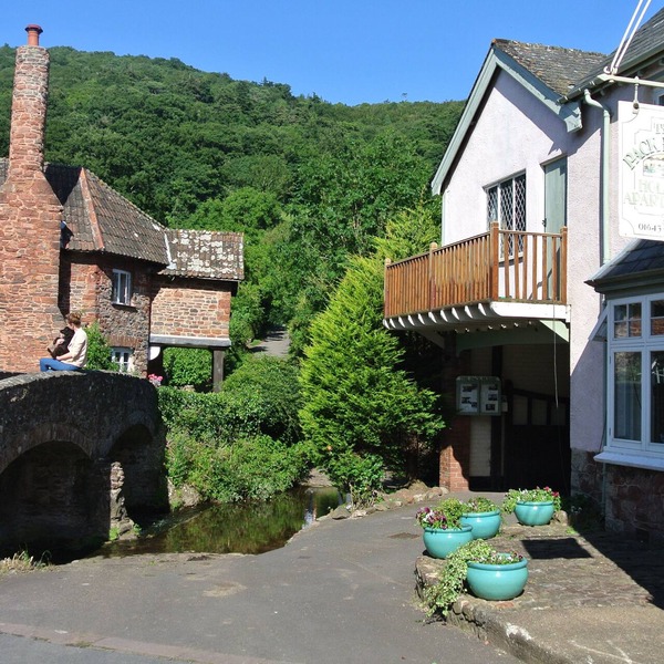 The Pack Horse SC Apartments & Cottage Offers available