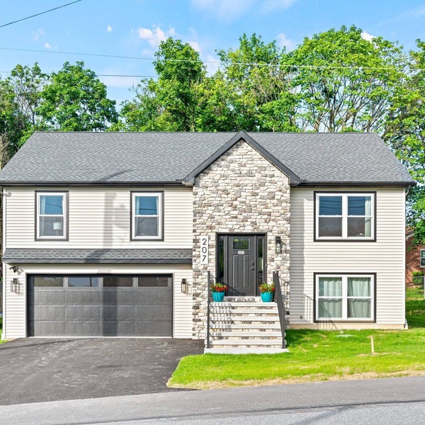The Respite: Spacious beautiful new build, sleeps 8-10. 7 minutes from Hershey.
