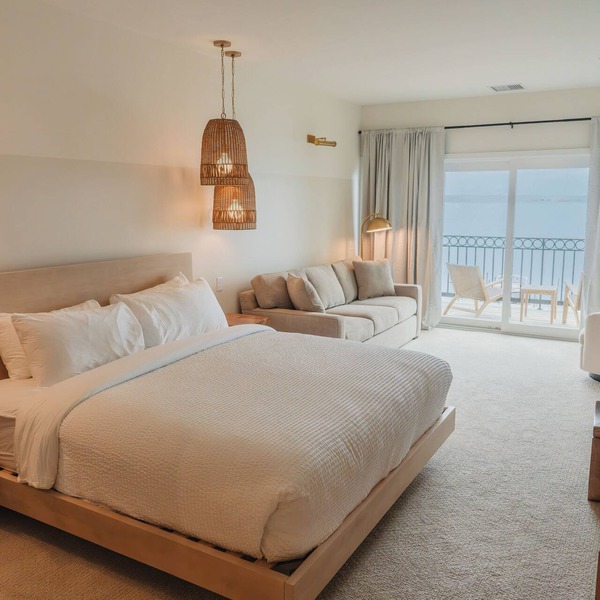 The Shoreline Hotel