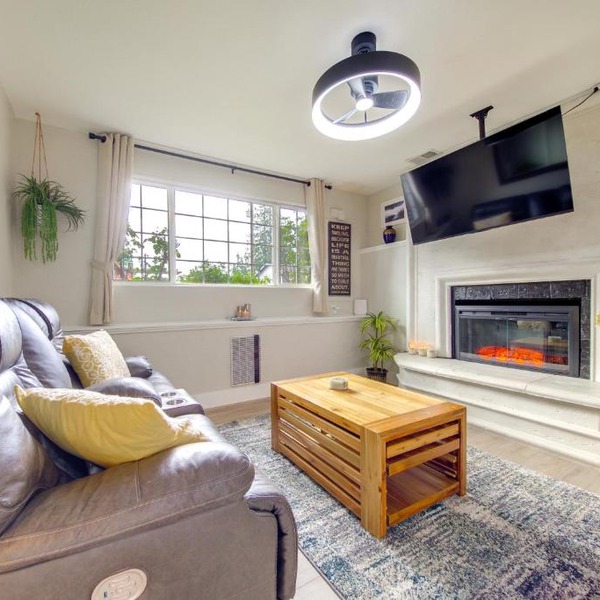 'The Silverlake Hideaway' - Chic Everett ADU