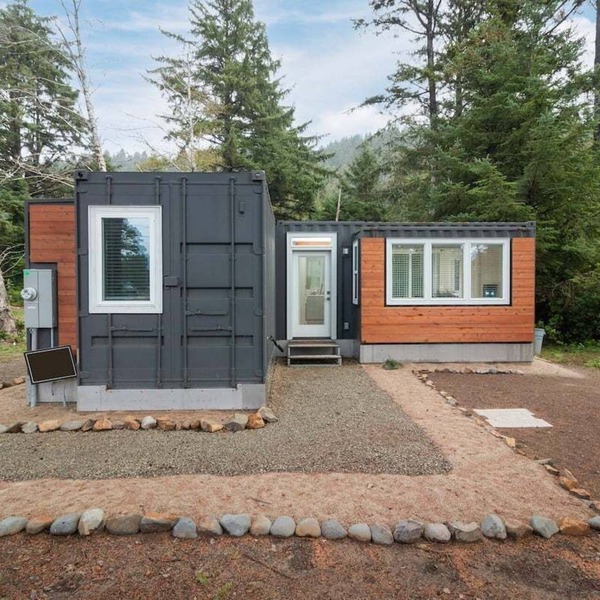 The Tea House-Modern container home near beach!