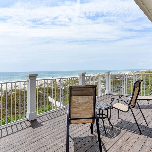 The View | Luxury Home - Pool, Hot Tub, Elevator + Steps to the Beach!