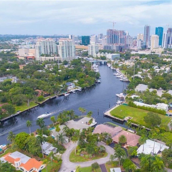 The Villa's 0.3 Mile From Down Town Ft Lauderdale