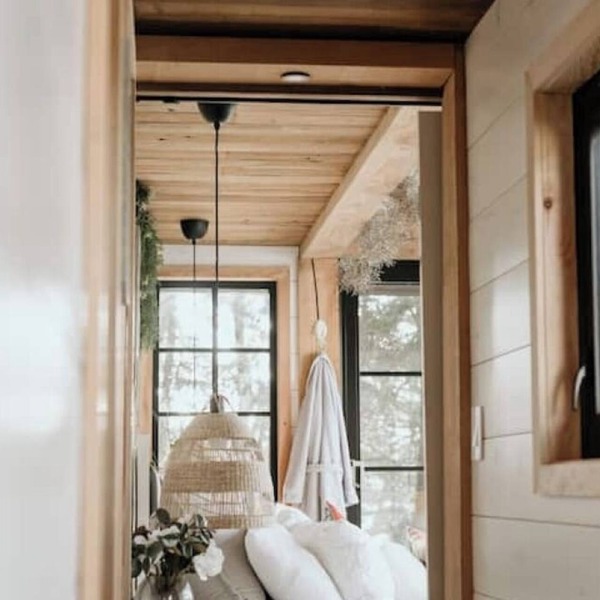 The Water’s Edge * * Unique Muskoka Treehouse * *