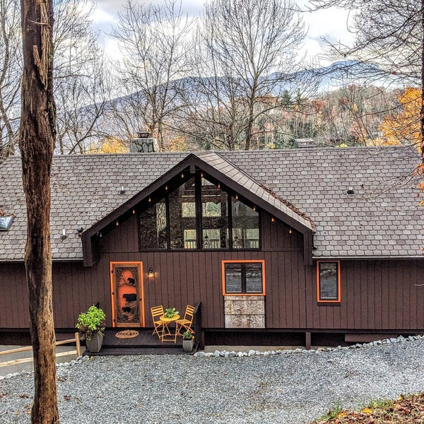 THE WEEKENDER: A Boutique Mountain Retreat