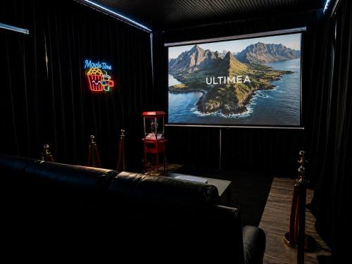Theater Room Fire Pit + Grill Sleeps 16
