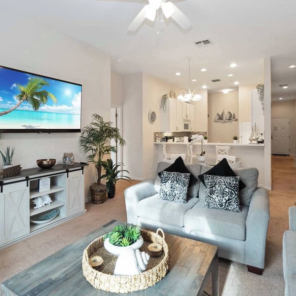 Third floor 3BR condo close to Disney