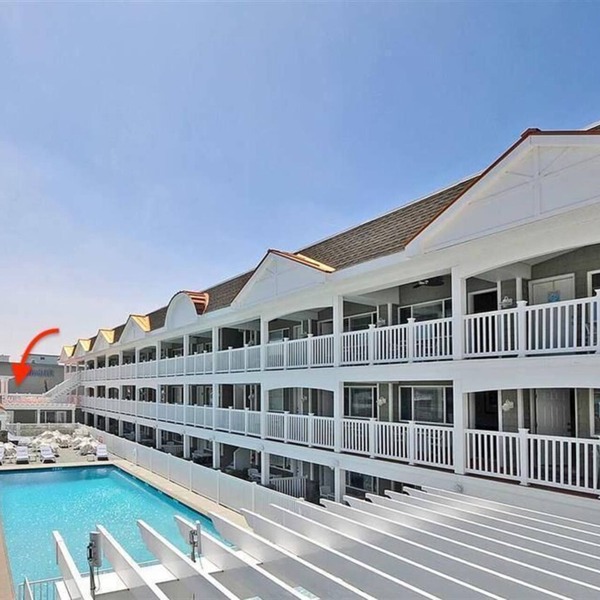This BEACH BLOCK adorable condo at the Ocean View is one of Avalon's perfect places to get-a-way