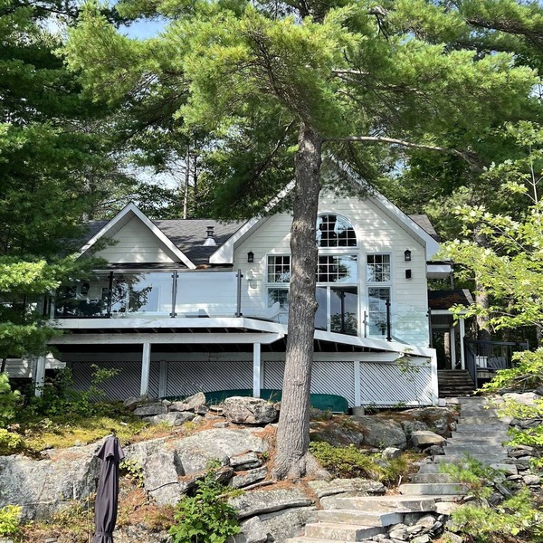 This Breathtaking Lake Muskoka beauty has it all!