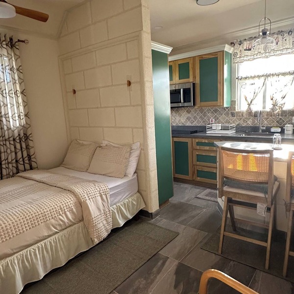 This cozy studio apartment tucked away in windy Fortescue awaits its guests!