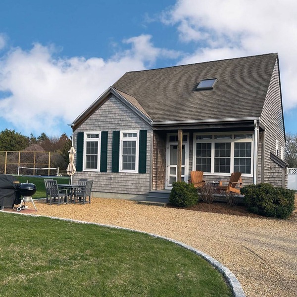 This Romantic Cottage is Simply a Cut Above -