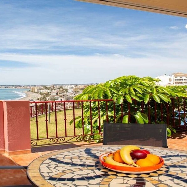 This seaside apartment is perfect for relaxation with its terrace offering sea views and soothing wave sounds. It features two bedrooms, two fully equipped bathrooms, a spacious living room, and a kitchen. Enjoy meals or sunbathe on the loungers