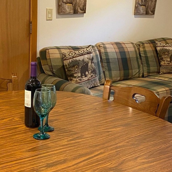 Three Bears, Immaculate 2 Bed/2.5 bath suite, Heat/AC & Washer/dryer