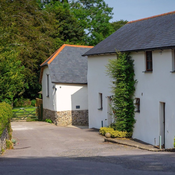 Three bedroom countryside cottage with hot tub, close to North Devon coast.