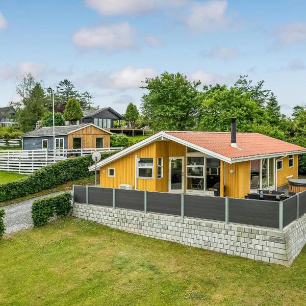 Three-Bedroom Holiday Home In Haderslev