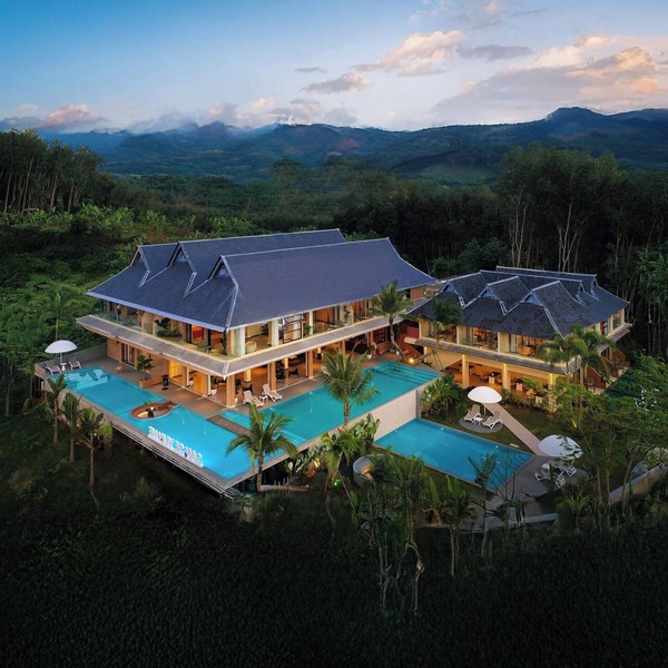 Three-Colored Cloud River Resort VILLA