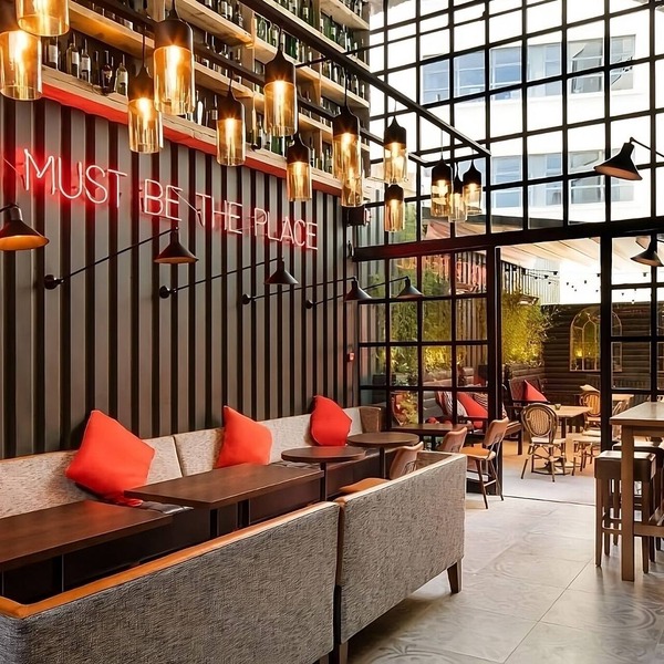 Three Modern Accommodation Minutes Away from National Museum of Ireland!