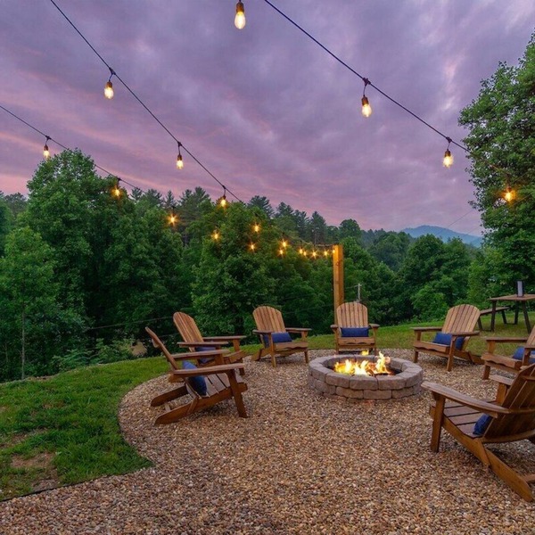 Three Peaks Retreat - HotTub - Fire Pit - GameRoom - Mt. Views
