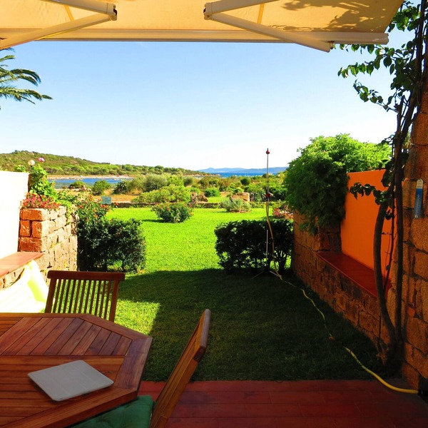 Three-room garden apartment with sea view, 200m from Salina Bamba and 800m from Cala Brandinchi