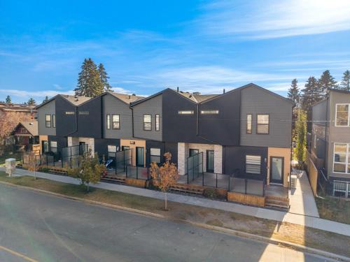 Three Sisters Villas - 9BD 6BA - 7 mins DT - 20 ppl