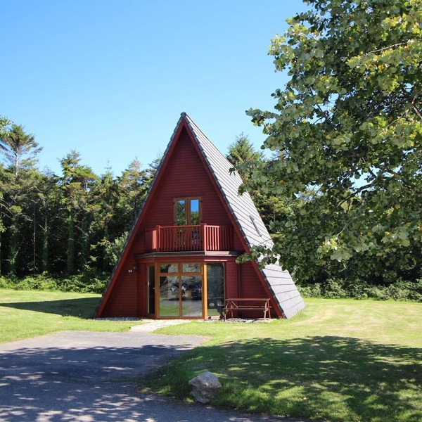 Timber A frame detached lodge with 3 bedrooms in quiet country park