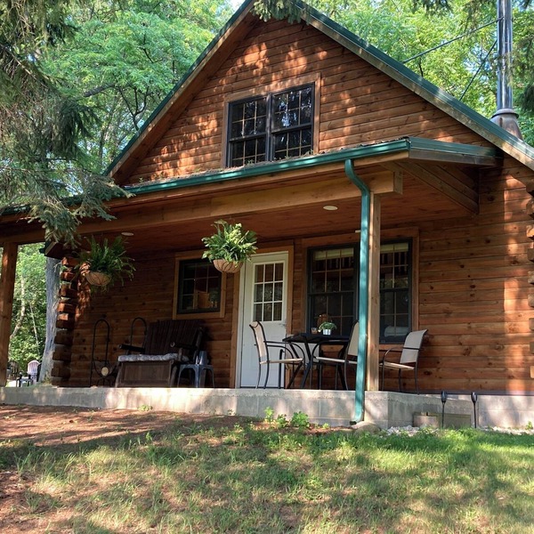 Timber Haven - Serene log home getaway with AC, Wi-Fi in NY Finger Lakes