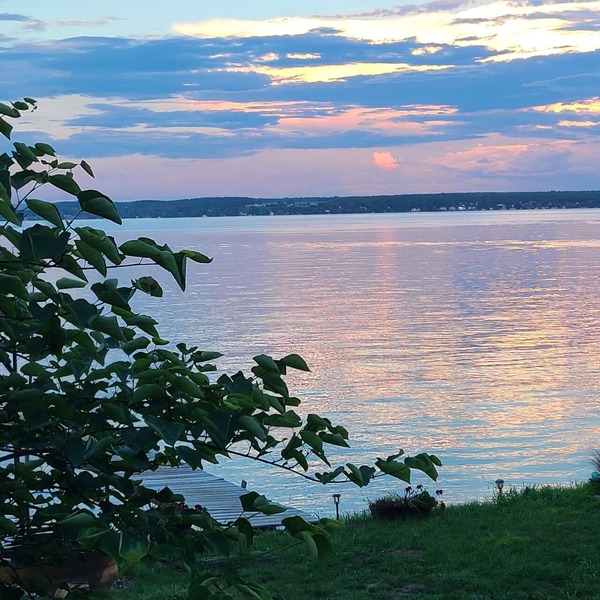 Time Peace on Seneca Lake- Peaceful Lakefront Wine Trail Retreat