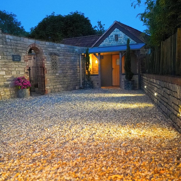 TIN BATH, pet friendly, character holiday cottage in Langport