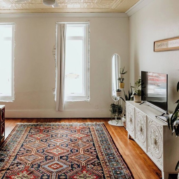 Tin Perch Loft: vintage charm & private patio