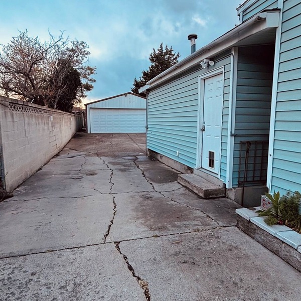 Tiny Comfy Studio 1-bedroom apartment in fantastic West Valley City with AC