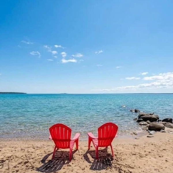 Tiny home with shared beach on Grand Traverse Bay