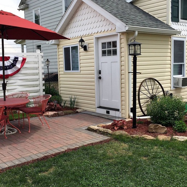 Tiny House at Leaser Lake B and B - Cozy, Comfortable, Private Country Getaway