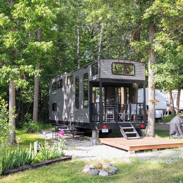 Tiny RV Escape with Stunning Lake Views, AC, WiFi