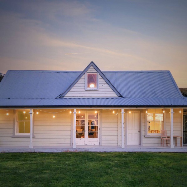 Toad Hall - Akaroa Holiday Home