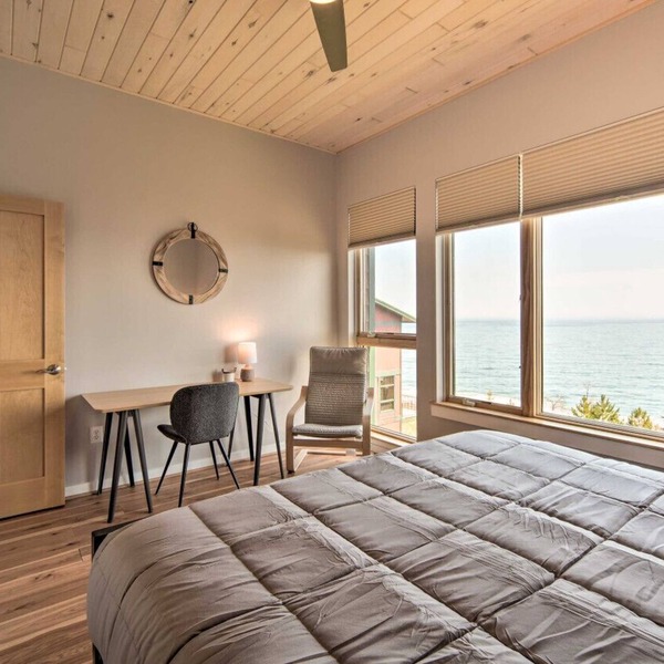 Tofte Superior Lakefront 2BR | Beach Access | Near Lutsen | Hiking | EV Charger