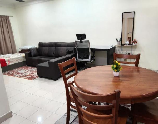 Tokmad Homes - Homestay near Mines shopping mall 600mbps WIFI Netflix